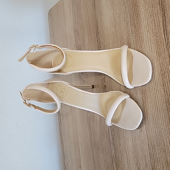 Misguided nude sandals US size 9 - Picture 1 of 7